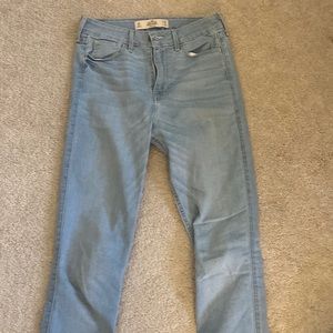 Hollister Super Skinny High Rose Jeans. Size 3L